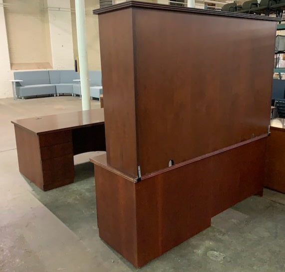 Steelcase U-Shape w/ Hutch