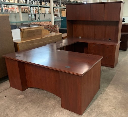Steelcase U-Shape w/ Hutch