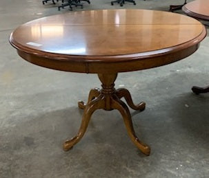 Traditional Round Table