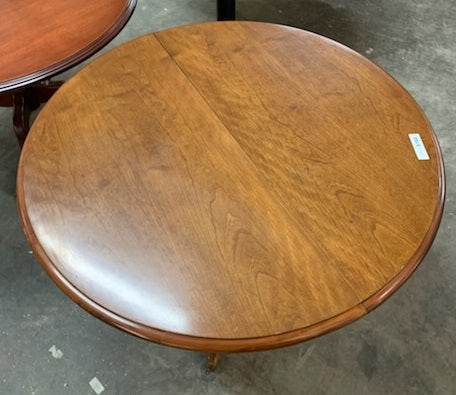 Traditional Round Table
