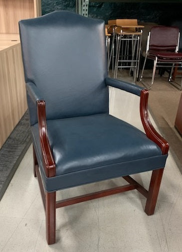 Fairfield Traditional Wood Frame Guest Chair