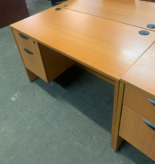 Offices To Go Single Pedestal Desk