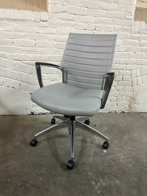 Global Accord Mid Back Task Chair