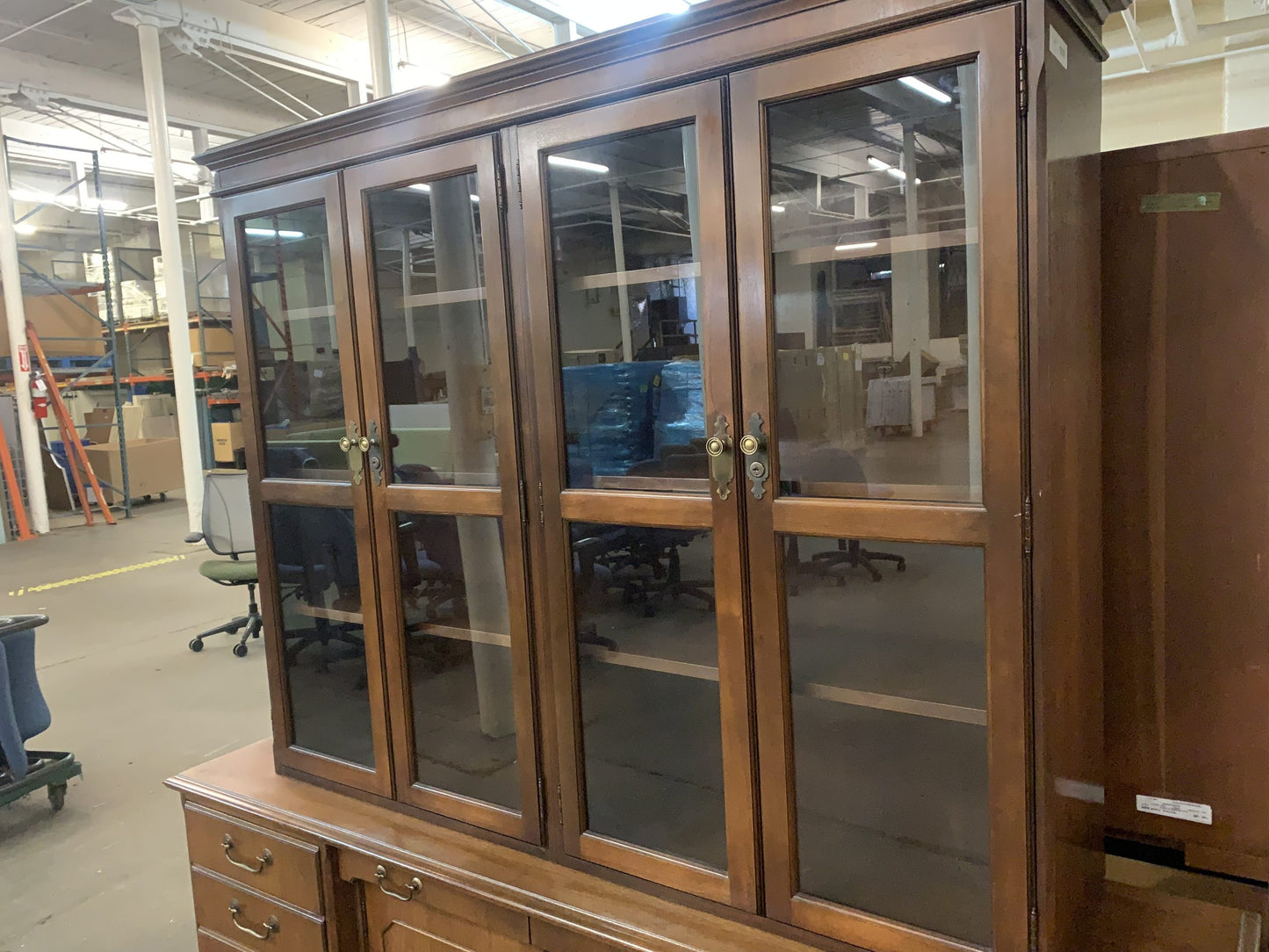 Traditional Style Credenza and Hutch – Dark Oak