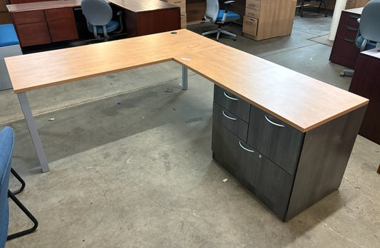 IOF L-Shape Desk Table - Right