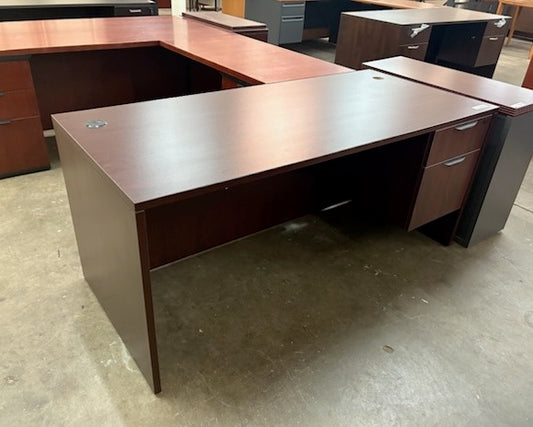 Offices To Go Single Pedestal Desk